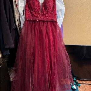 Chic Burgundy Formal Dress